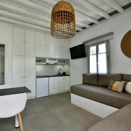 Myrto Apartment *