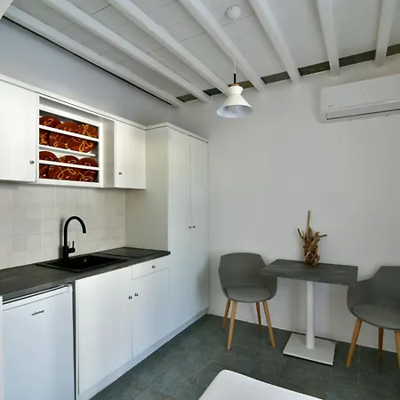 Apartment Myrto *